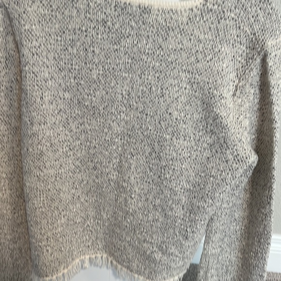 Theory Size L Sweater Scoop Neck With Fringe Detail - Picture 4 of 5